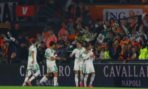 الجزائر تحقق فوزا تاريخيا على هولندا وديا تحضيرا للمونديال ـ (فيديو)