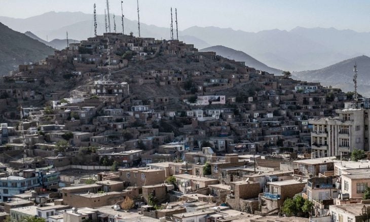 غارات باكستانية تقتل 12 أفغانيا على الأقل