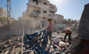 الغارديان: الإبادة الجماعية في غزة أصبحت بمثابة اختبار حاسم للديمقراطيين وقد تكون محور انتخابات 2028