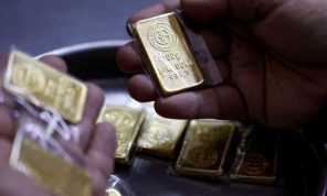 الذهب يرتفع بأكثر من 1% بعد توصل أمريكا وإيران إلى اتفاق سلام