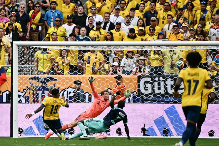  الإكوادور تهزم ألمانيا 2-1 وتلحق بها إلى دور الـ32