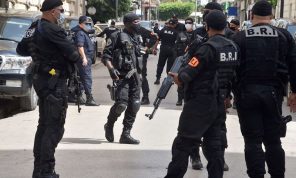 الشرطة الجزائرية تكشف تفاصيل عملية اختلاس كبيرة في قطاع التبغ