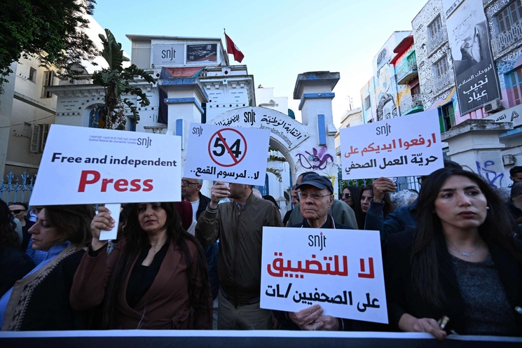 الصحافي مراد الزغيدي المسجون في تونس والمضرب عن ال