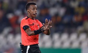 “ويفا” يختار الحكم الصومالي الذي مُنع من دخول الولايات المتحدة لإدارة مباراة كأس السوبر الأوروبي