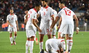 سياسيون تونسيون: أزمة المنتخب صورة مصغرة عن العبث الذي تعيشه البلاد