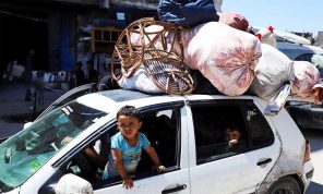 المسيّرات الإسرائيلية تقتل شقيقين وسط غزة وجيش الاحتلال يواصل التهجير القسري