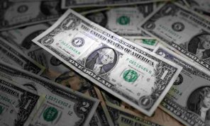 الدولار يستقر وسط التوتر بين أمريكا وإيران وترقب بيانات للتضخم