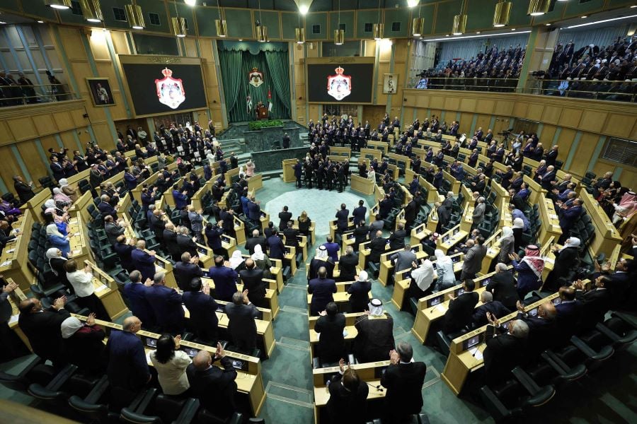 “أعيان الأردن”: استقالة “الرفاعي” وتعيين “الرزاز” و”مقال الك