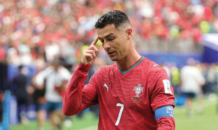 ما فائدة كريستيانو رونالدو مع المنتخب البرتغالي؟