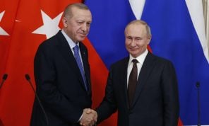 بوتين وأردوغان.. نهاية شراكة غير متوقعة: التغير في سوريا وحرب إيران منحتا أنقرة حرية التحرك مع أوكرانيا