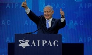 أحجار اللوبي الصهيوني في أمريكا تتساقط.. “أيباك” تحجب التبرعات عن نواب ديمقراطيين أيّدوا خفض المساعدات لإسرائيل