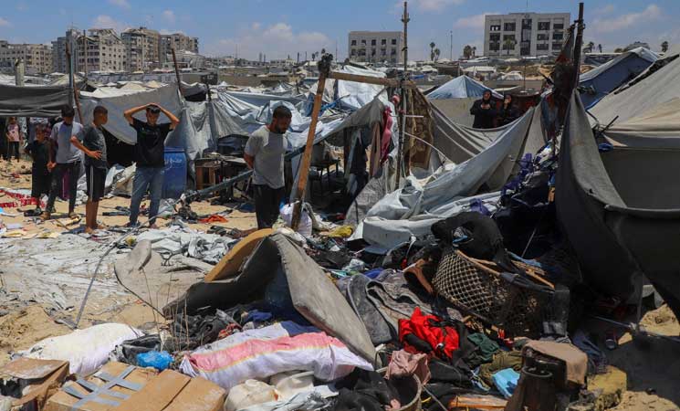 غزة.. استشهاد طفل متأثرا بجراحه وإصابة سيدة برصاص الجيش الإسرائيلي