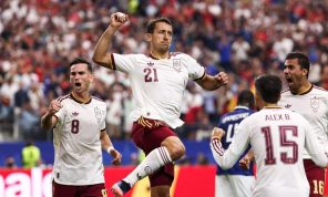 أويارزابال يحقق إنجازا تاريخيا ويهز شباك فرنسا في قبل نهائي كأس العالم لأول مرة منذ 1998