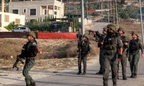 الضفة.. اقتحامات إسرائيلية وإغلاق حواجز ومواجهات مع فلسطينيين