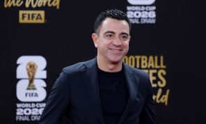 تشافي يرحب بتدريب منتخب وطني ويتوقع تتويج إسبانيا بالمونديال