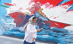 الرئيس الأمريكي يهدّد بضرب موقع «الفأس» النووي الإيراني وقطر وباكستان تقترحان مبادرة لفتح هرمز مقابل تخفيف العقوبات