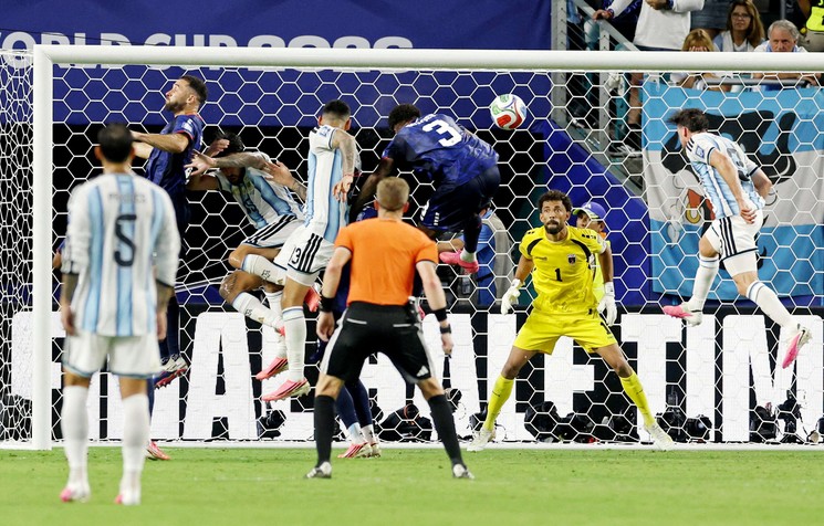 رغم الإقصاء.. منتخب الرأس الأخضر يحظى بإعجاب الأرجنتين