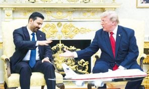 الفصائل تُهدد ربيع العلاقة بين واشنطن وبغداد: ترامب يعوّل على الجزرة والعصا في متناول اليدّ